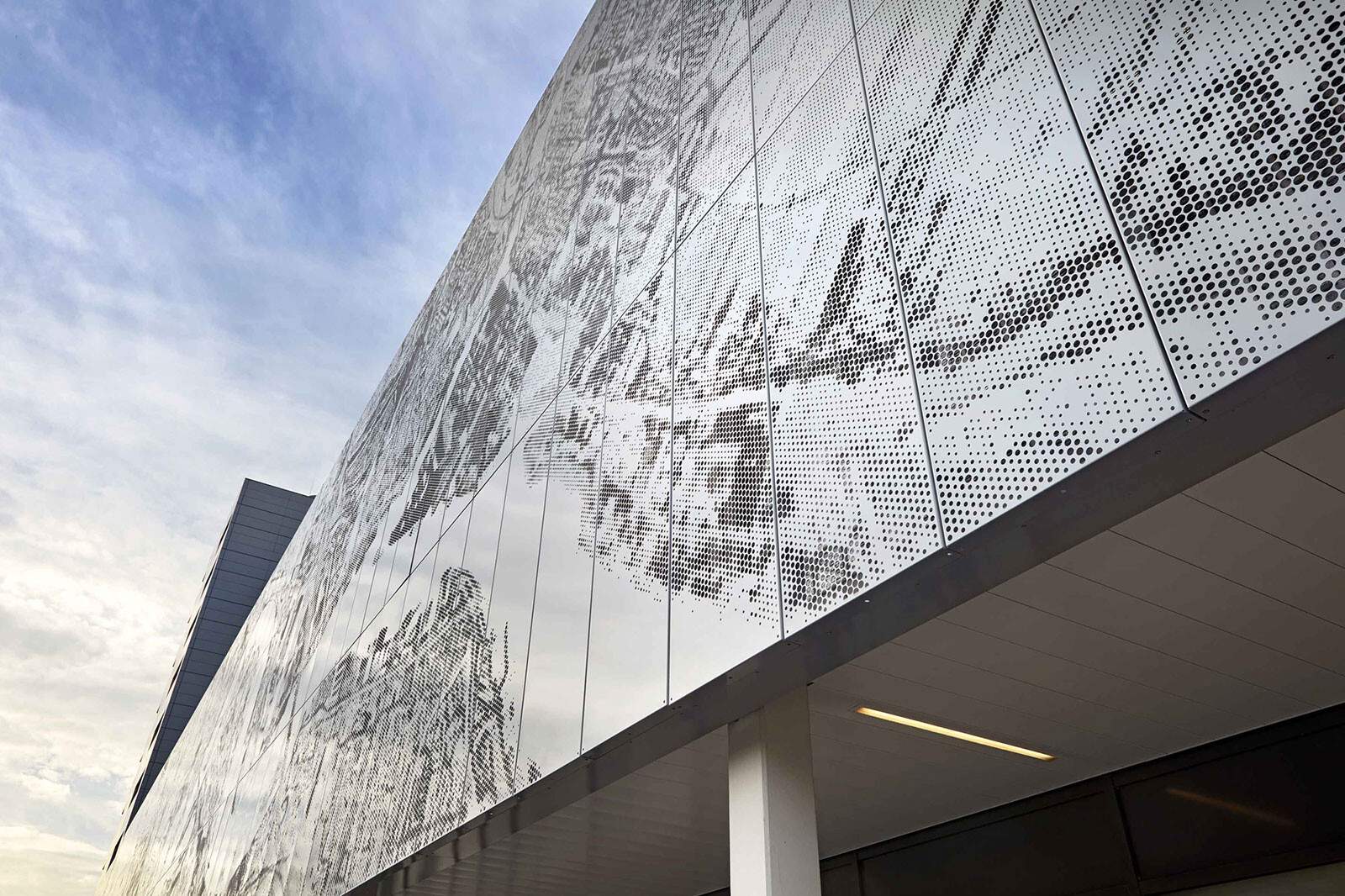 De gevel van het kantoorpand