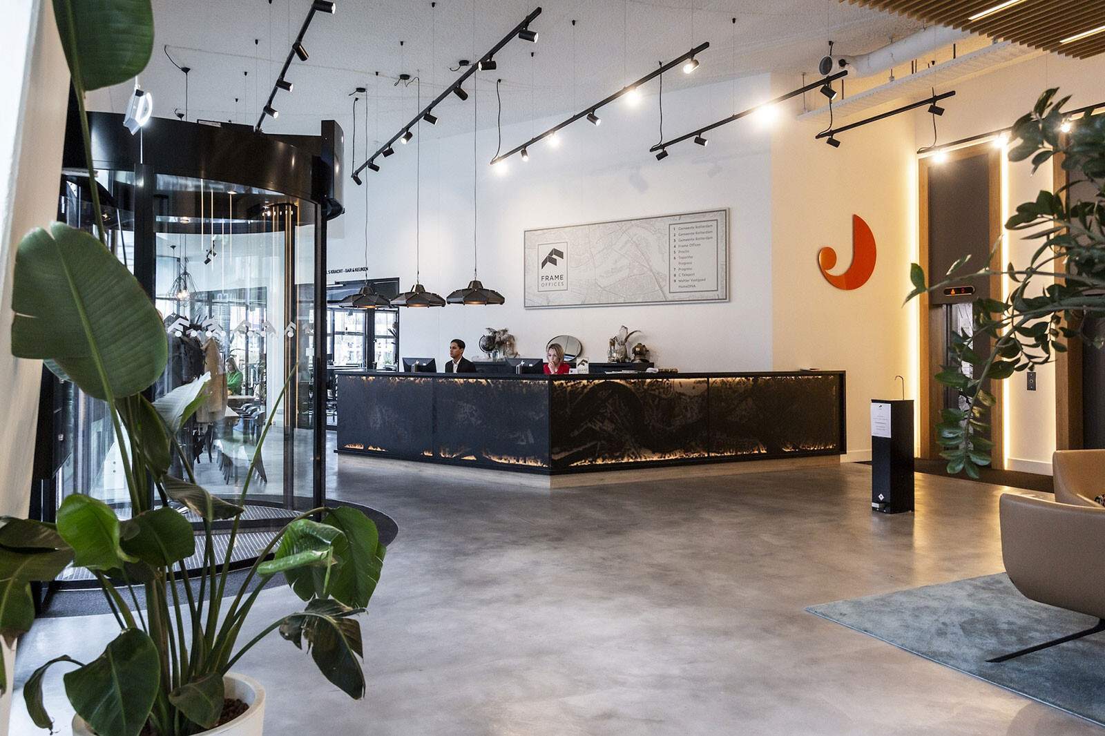 Bemande receptie voor ontvangst van klanten